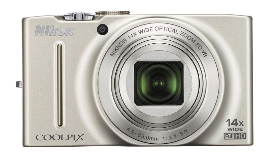 Nikon COOLPIX S8200 Digital Camera 16.1 MP 14x Optical Zoom with Accessories