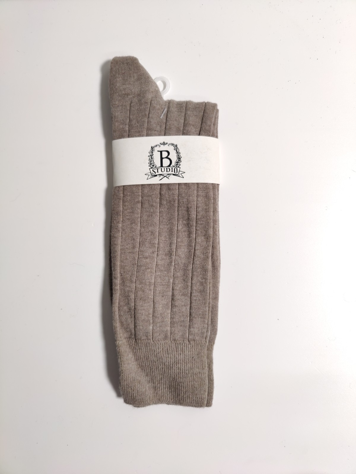 b studio -men's socks - tan- Cashmere blend - Made in USA **E6**