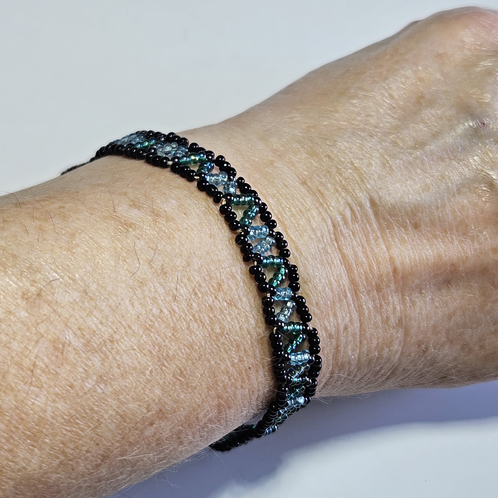 Artisan Handmade Blue And Black Seed Bead Bracelet 7"