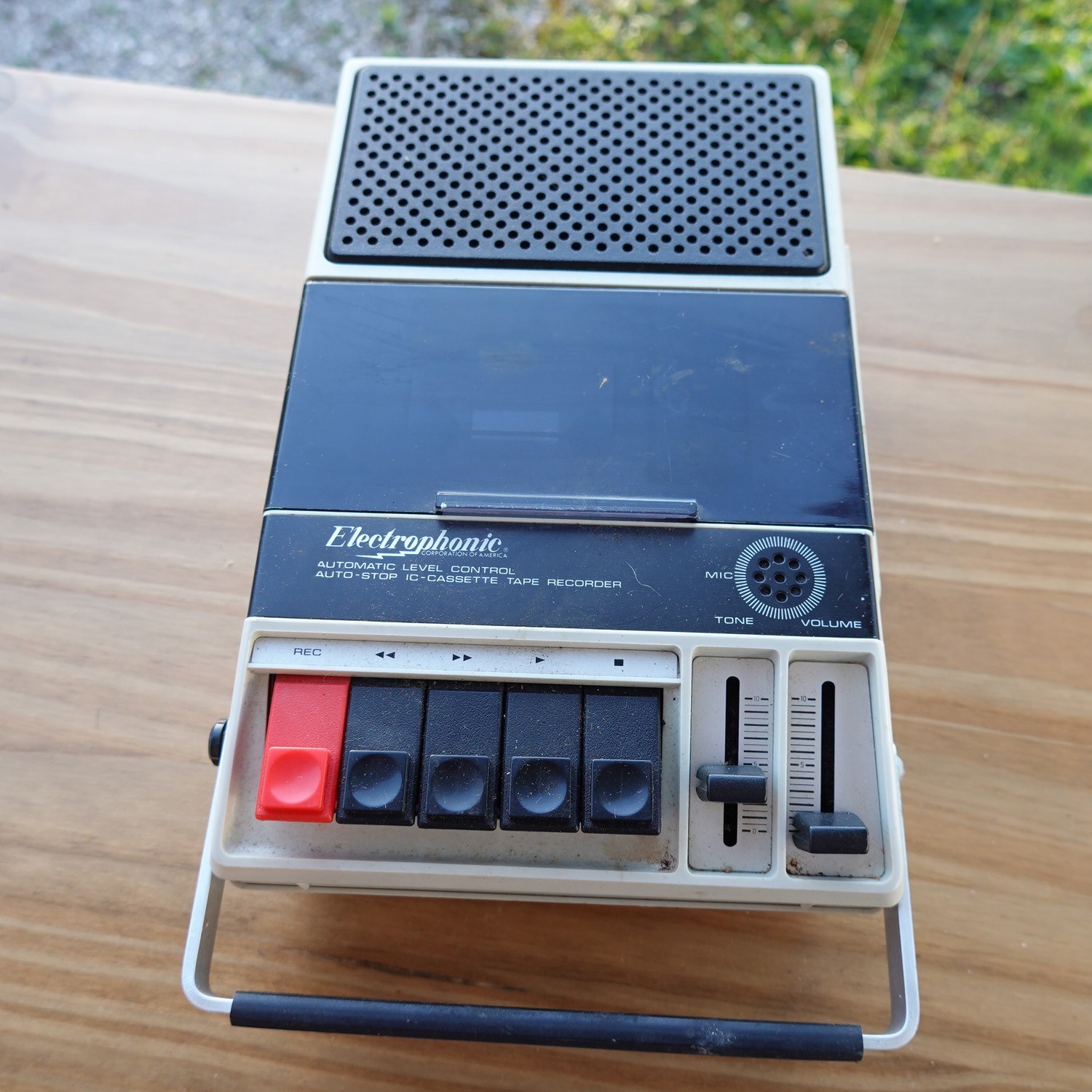 Vintage Electrophonic Cassette Tape Recorder Model Zk-1901 Non Tested