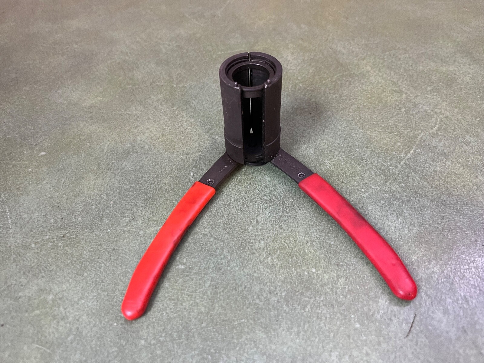 Robinair 10683 AC Compressor C Clip Remover Tool USA Made