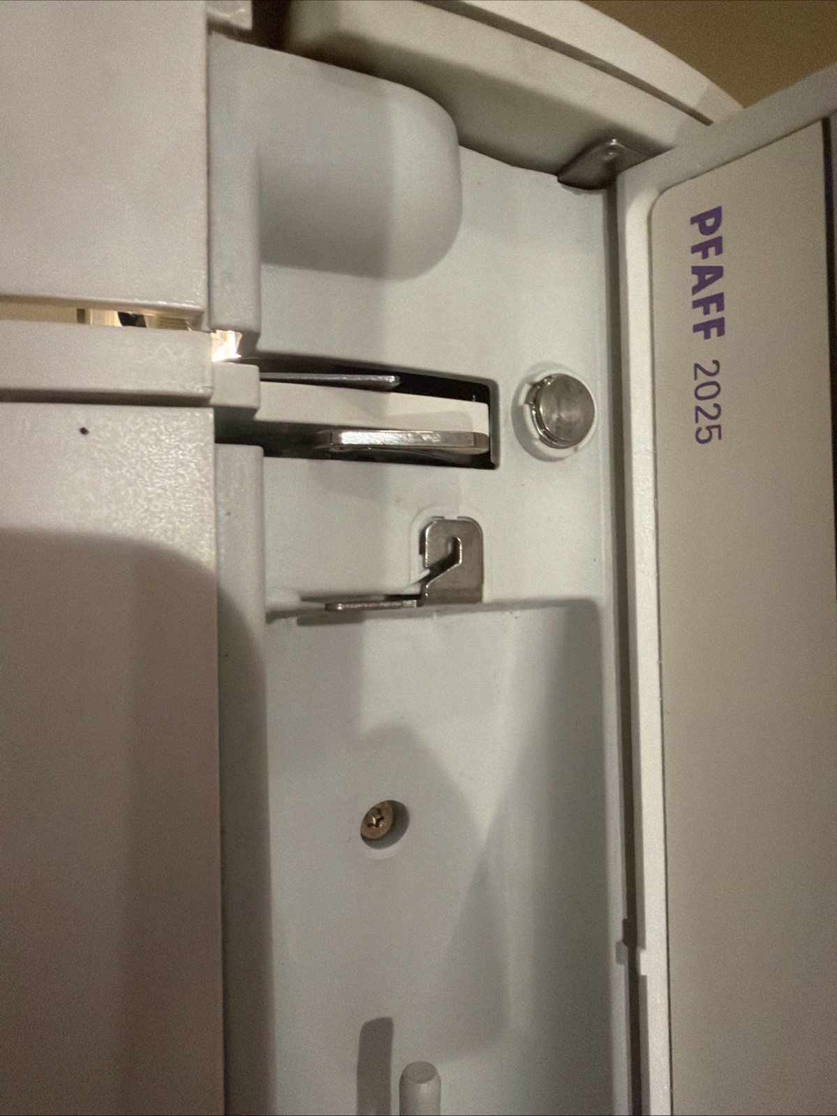 PFAFF Classic Style 2025 Sewing Machine Model Works