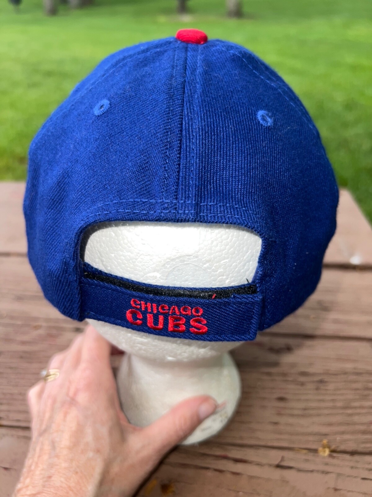 Chicago Cubs Royal Blue with Red C outlined in White Cap Hook Loop 15% Wool EUC