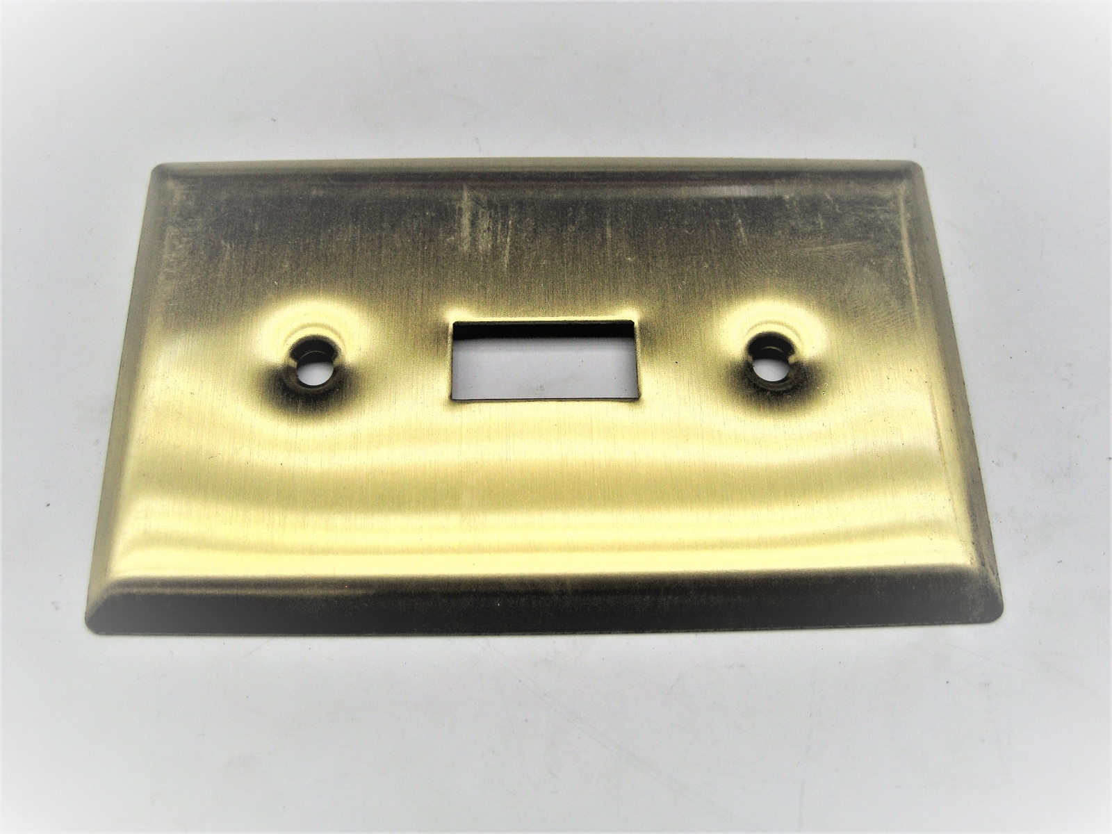 BRYANT E53420 GOLD SINGLE POLE SWITCH COVER NSNP