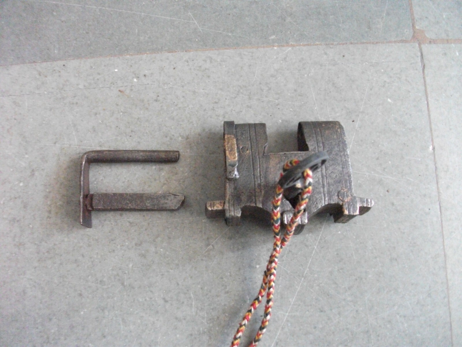 4 Pc Vintage Iron Different Shape Solid Handcrafted Heavy Padlock