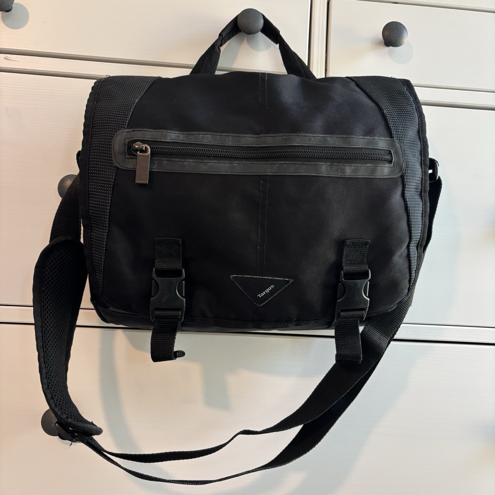 Targus Black Laptop Messenger Shoulder Bag 15 Inch