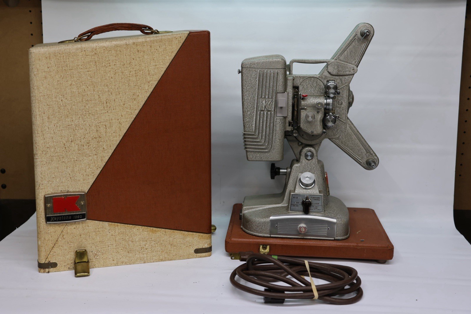 Vintage Keystone 109D 8mm Film Vintage Movie Projector W/ Hard Case