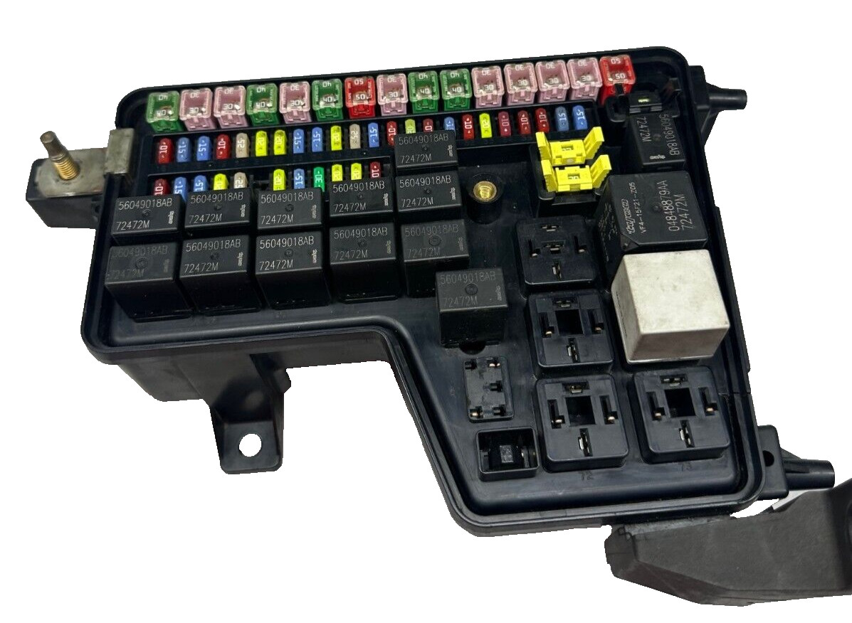 2002-2005 DODGE RAM 1500 2500 HEMI FUSE BOX TIPM RELAY PANEL POWER P05026034AA