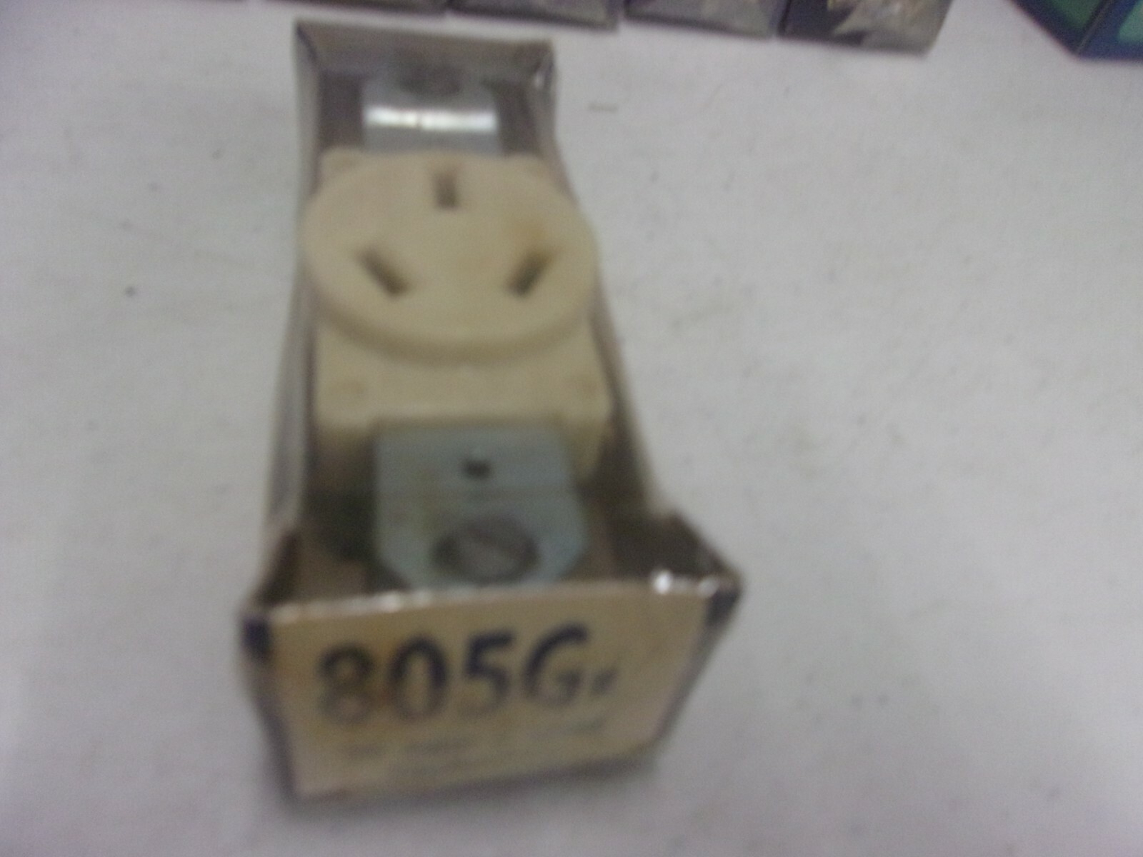 EAGLE 805GR 20 AMP 3 WIRE GROUNDED RECEPTACLE =