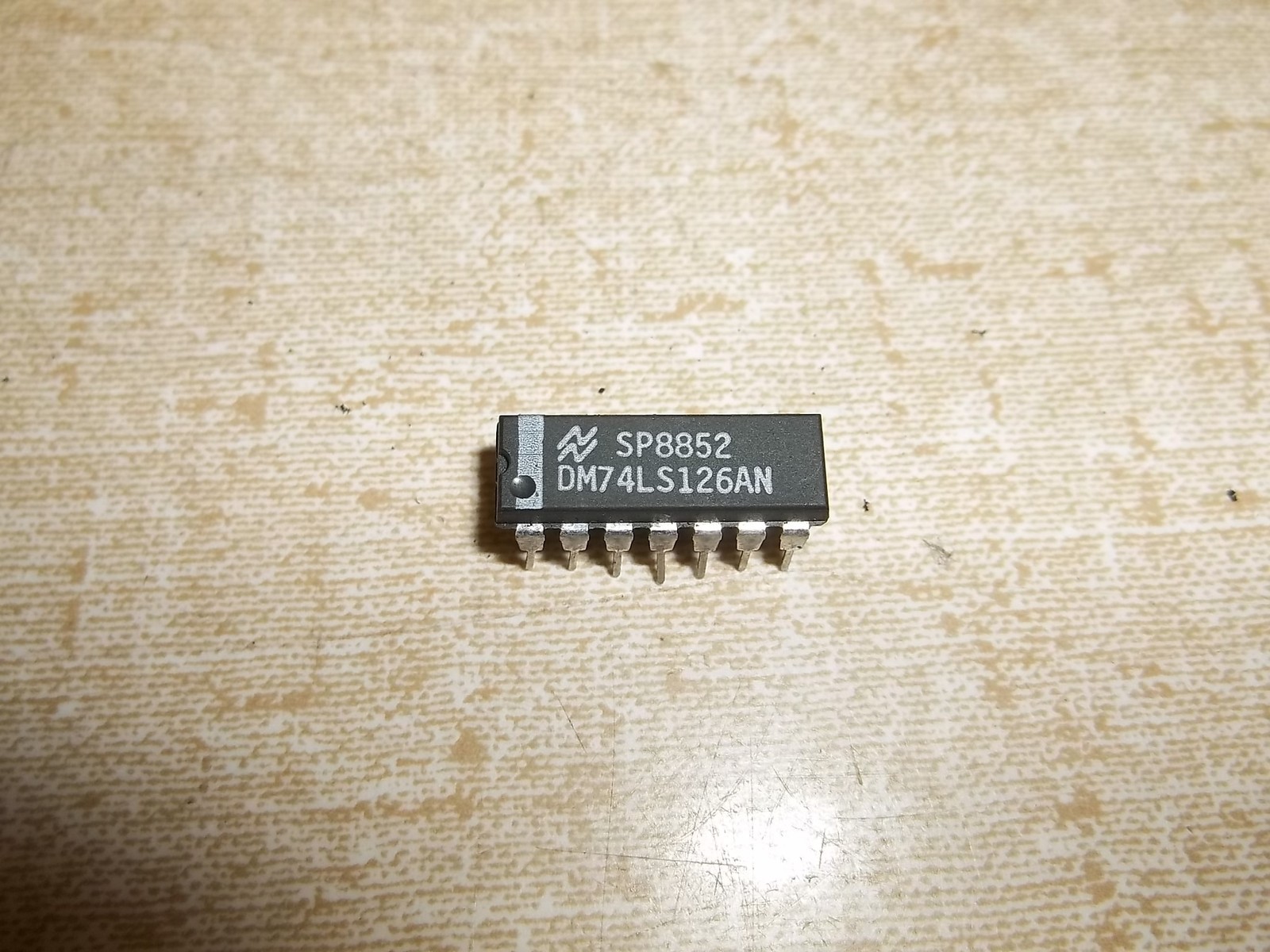 Data Encapsulation Chip SP8852 DM74LS126AN *FREE SHIPPING*