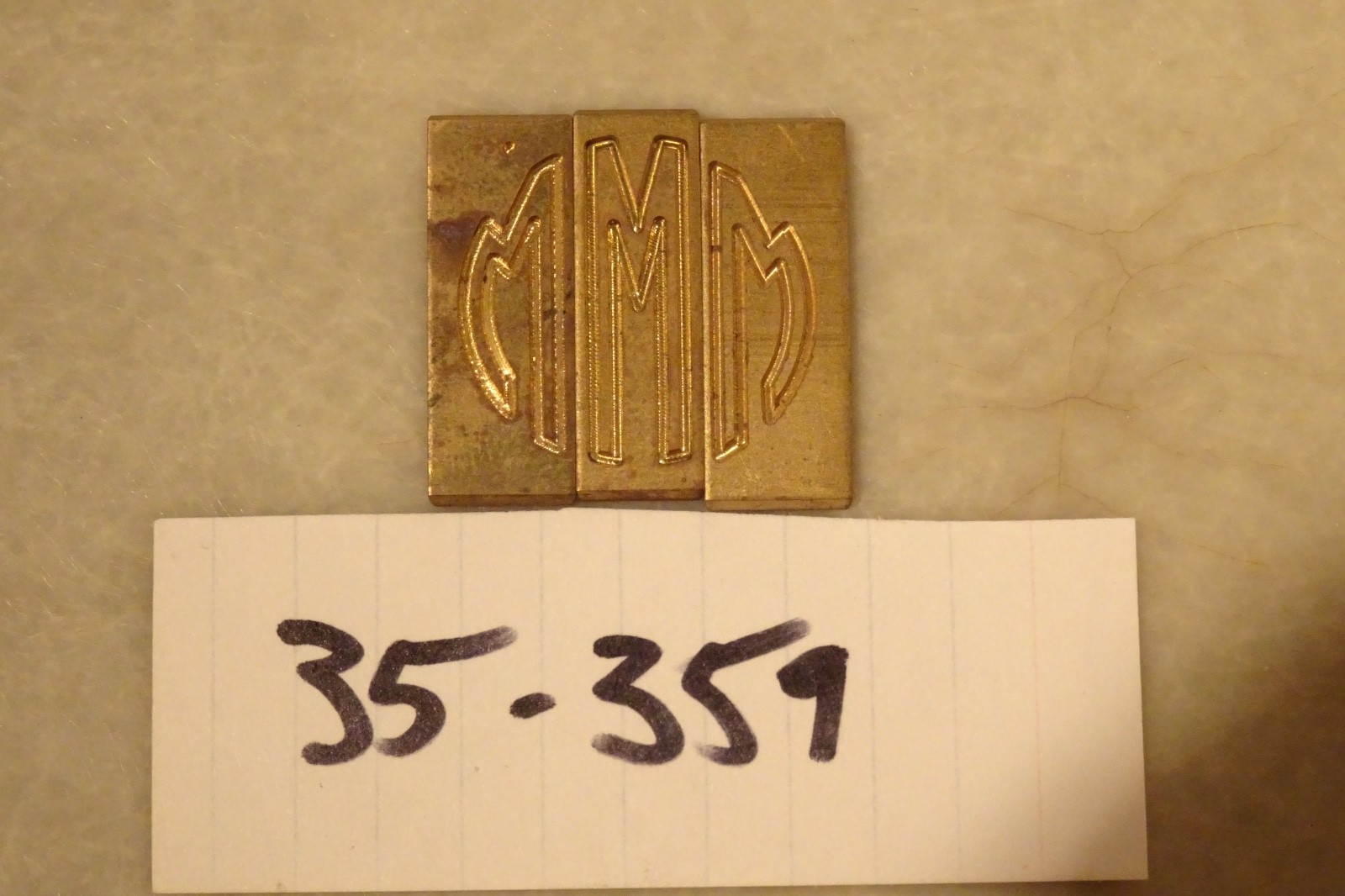 New Hermes Double Line Circle Monogram Brass Engraving Fonts No.35-359 Letter M