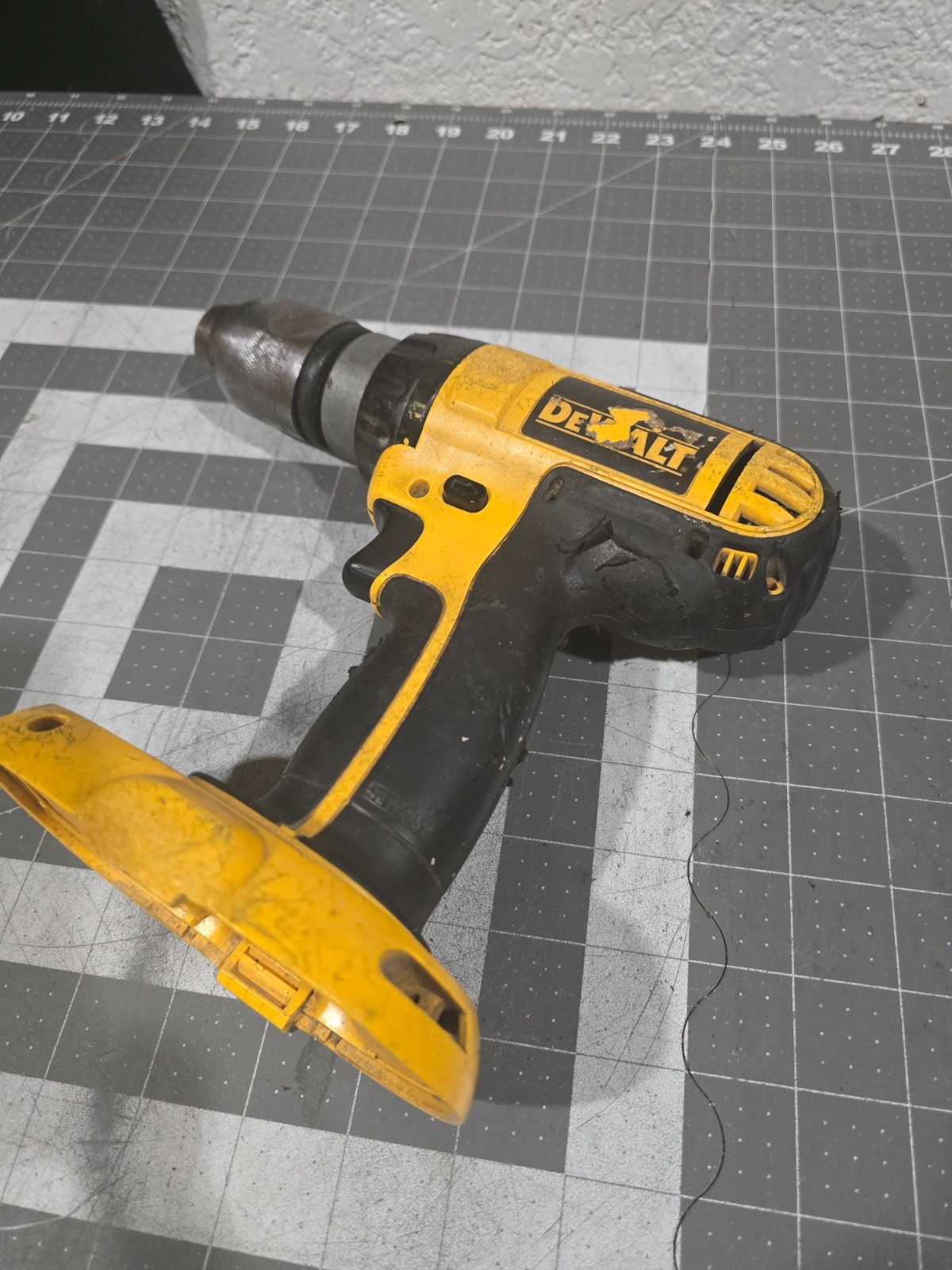 DeWalt DC725 1/2" Cordless Hammerdrill Drill Driver 18V 2 Speed Tool Only