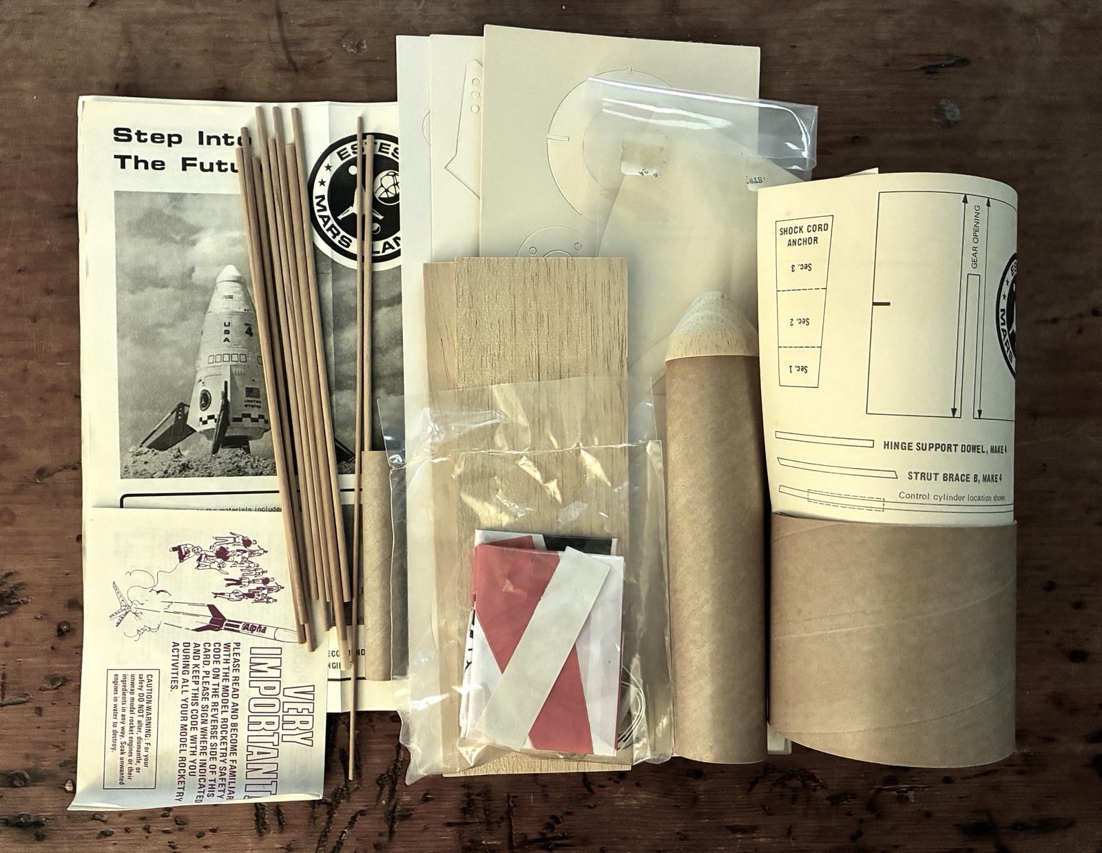 Estes Mars Lander K-43, Boxed, Damon Era
