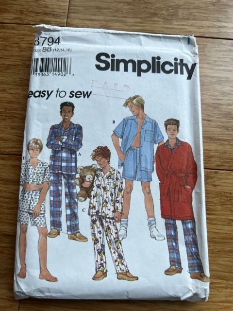 NEW MCCALL SIMPLICITY MEN WOMEN TEENS MULTIPLE SIZES 11 PATTERNS TO CHOOSE