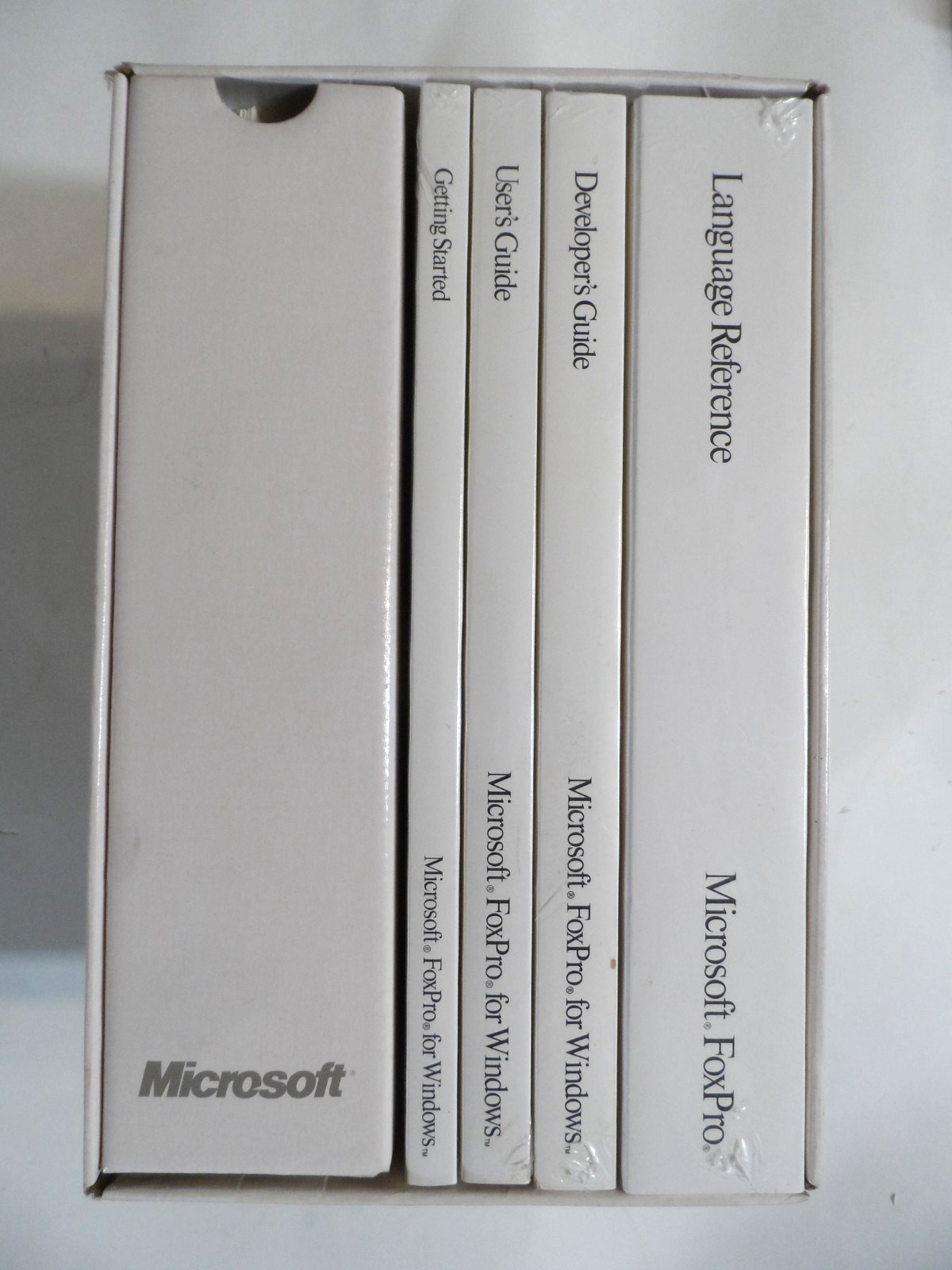 OPENED/SEALED CONTENTS - Microsoft FoxPro Database Management Ver. 2.6