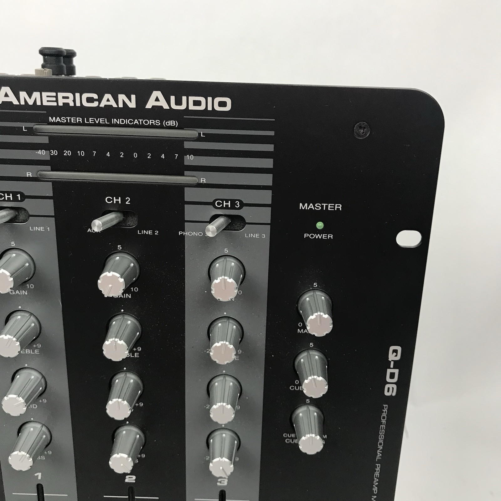 American Audio Q-D6 PreAmp Mixer W/ 2 Flex 100 MP3 CD Player, Rolling Case