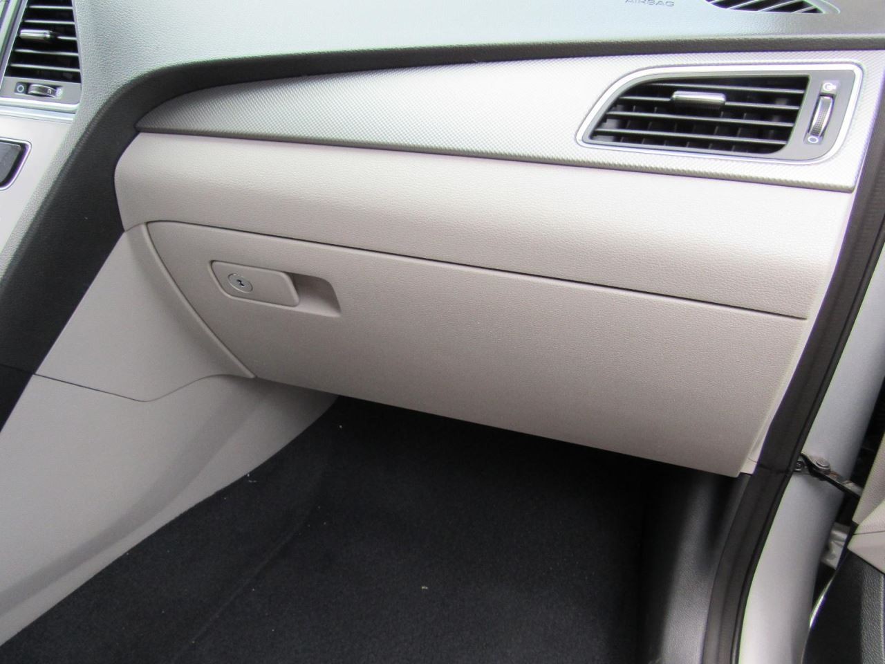 SONATA    2015 Glove Box 1064504