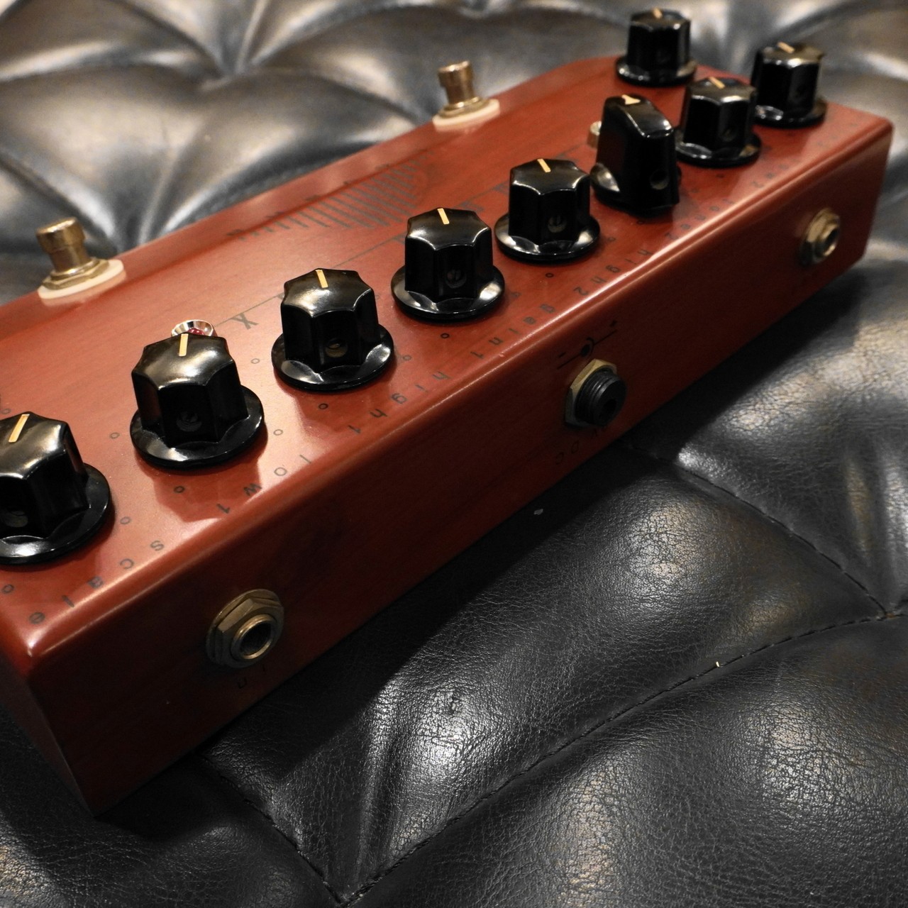 Levana Audio STUDIO BOX Used Distortion