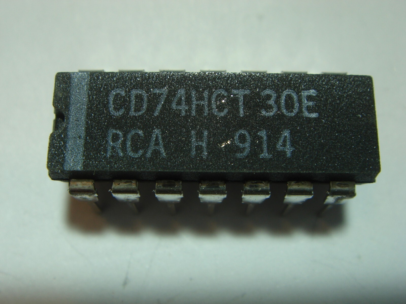 CD 74HCT30 DIL 8 Channel NAND Gate #BJ61-73