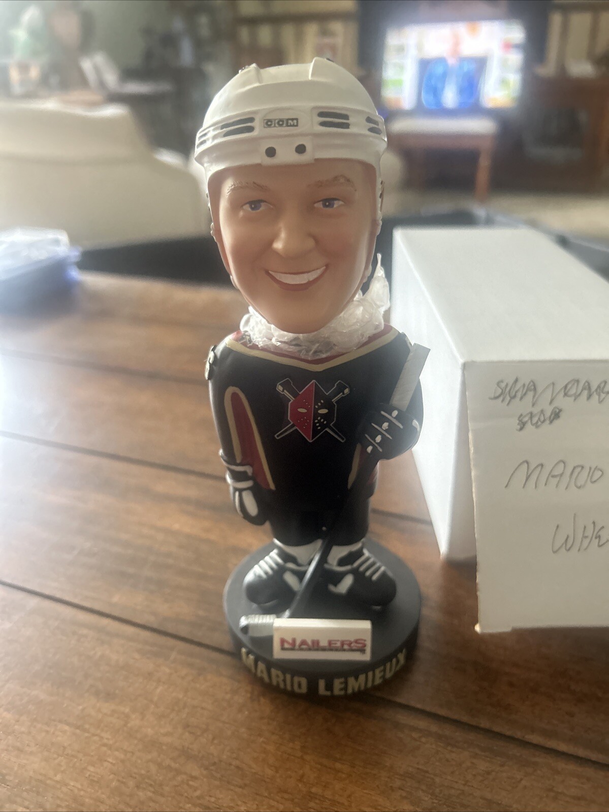 RARE NAILERS WHEELING MARIO LEMIEUX 66 BOBBLEHEAD FIGURINE SPORT MEMORABILIA B4