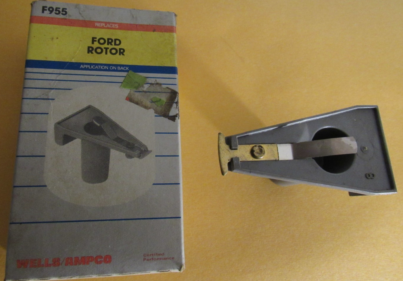NEW in box Wells F955 FORD Distributor Rotor v8 engines 1970's 1980's