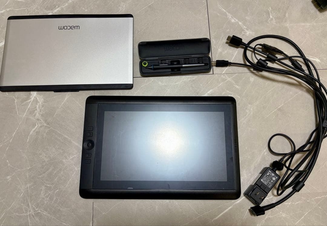 Wacom Cintiq 13HD DTK-1301 13.3 Inch LCD Pen Tablet Graphics Drawing Used