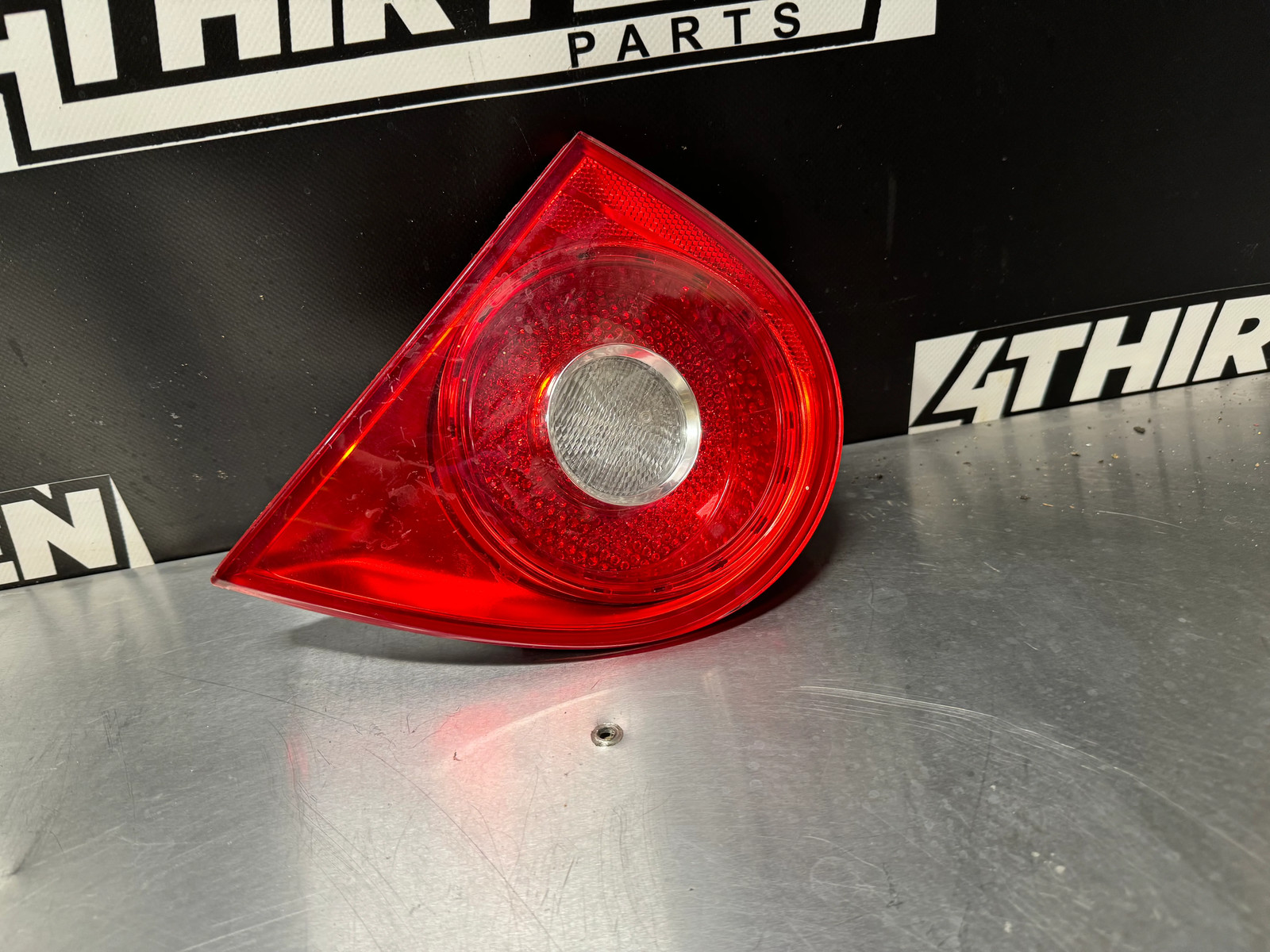 2006 VOLKSWAGON GTI 6 SPEED RH INNER TRUNK TAIL LIGHT USED OEM #L160