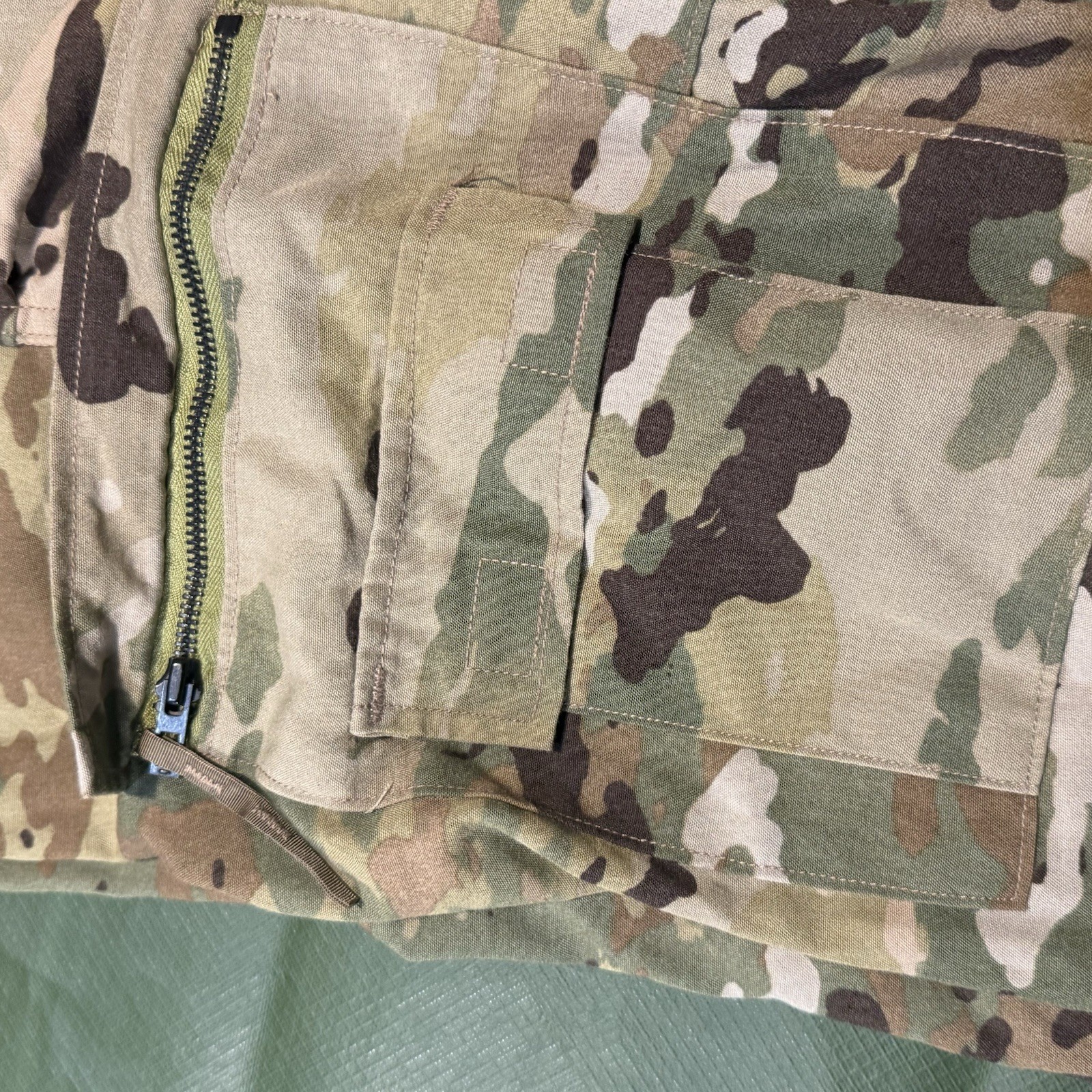 USGI A2CU Aircrew Combat Coat & Trousers Multicam / OCP Large - Regular