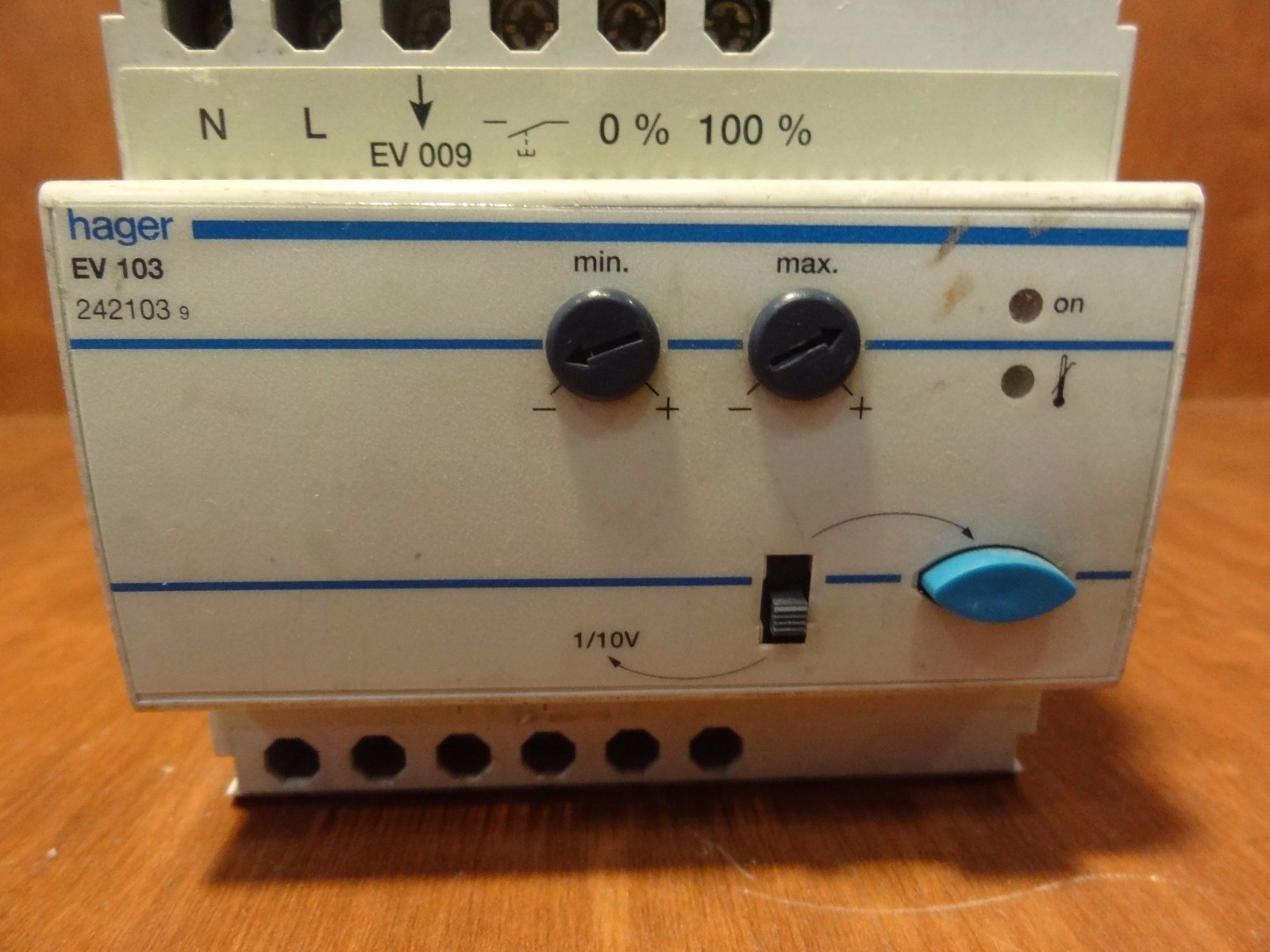 Hager EV103 control dimmer module