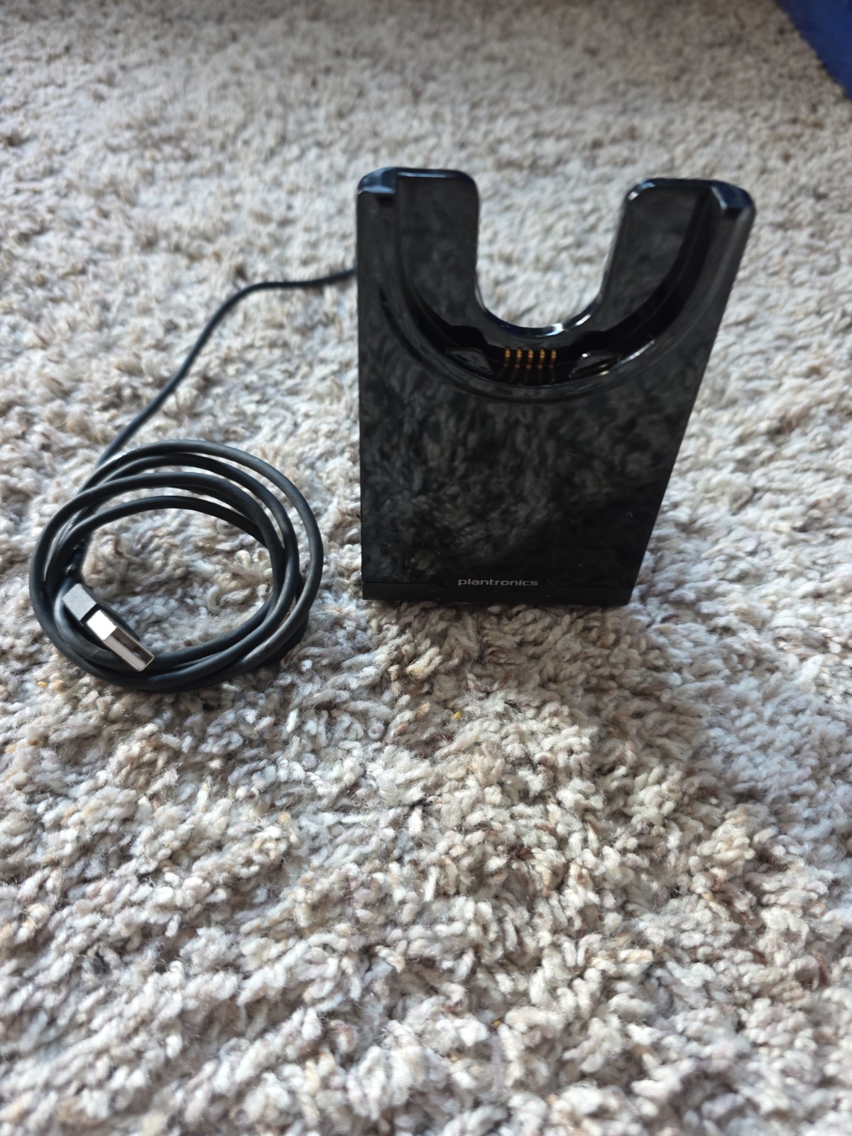 Plantronics Poly Voyager Focus UC headset USB base dock B825 CHARGER ONLY