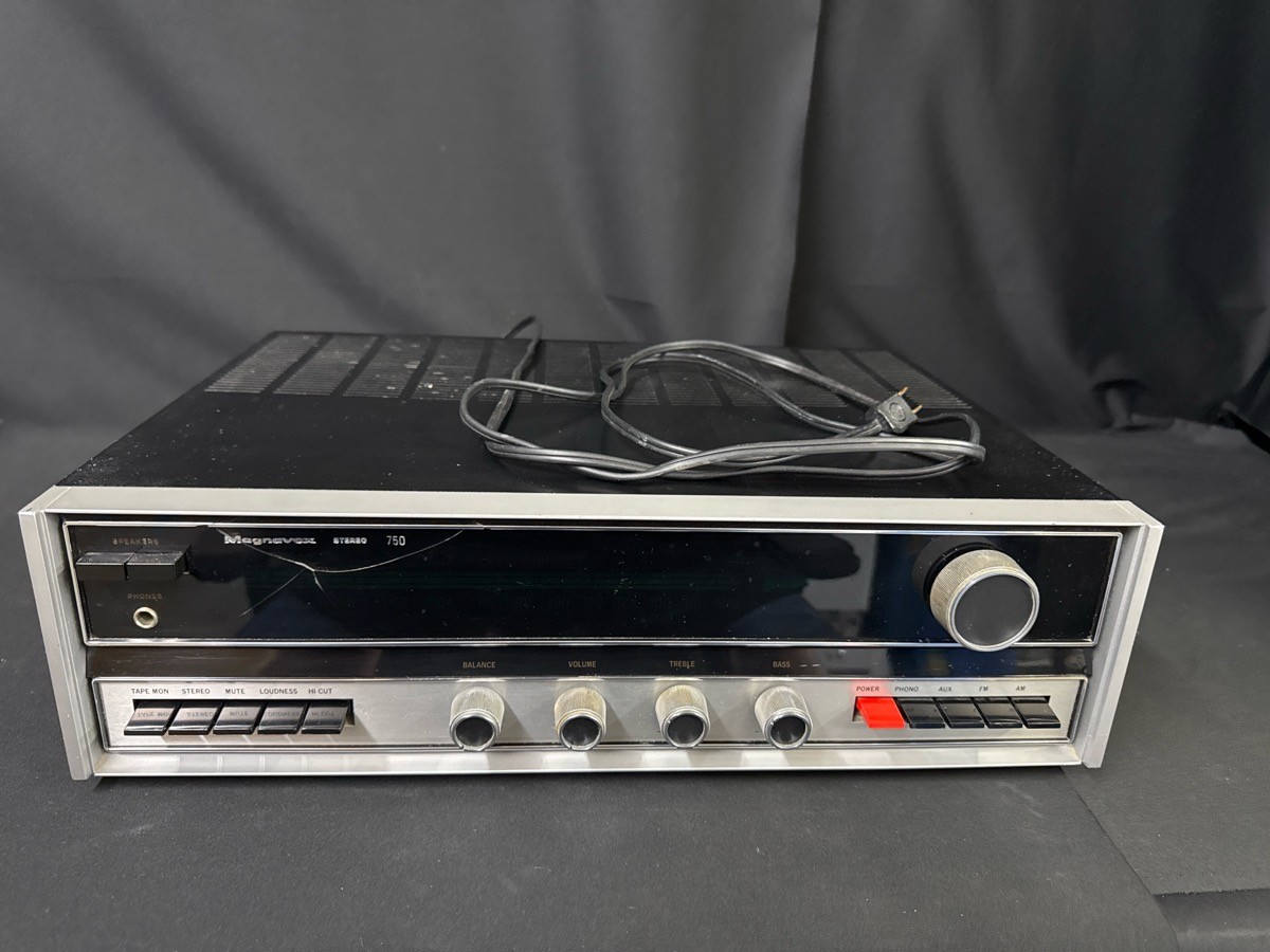 VINTAGE MAGNAVOX 750 STEREO RECEIVER (C57004984)
