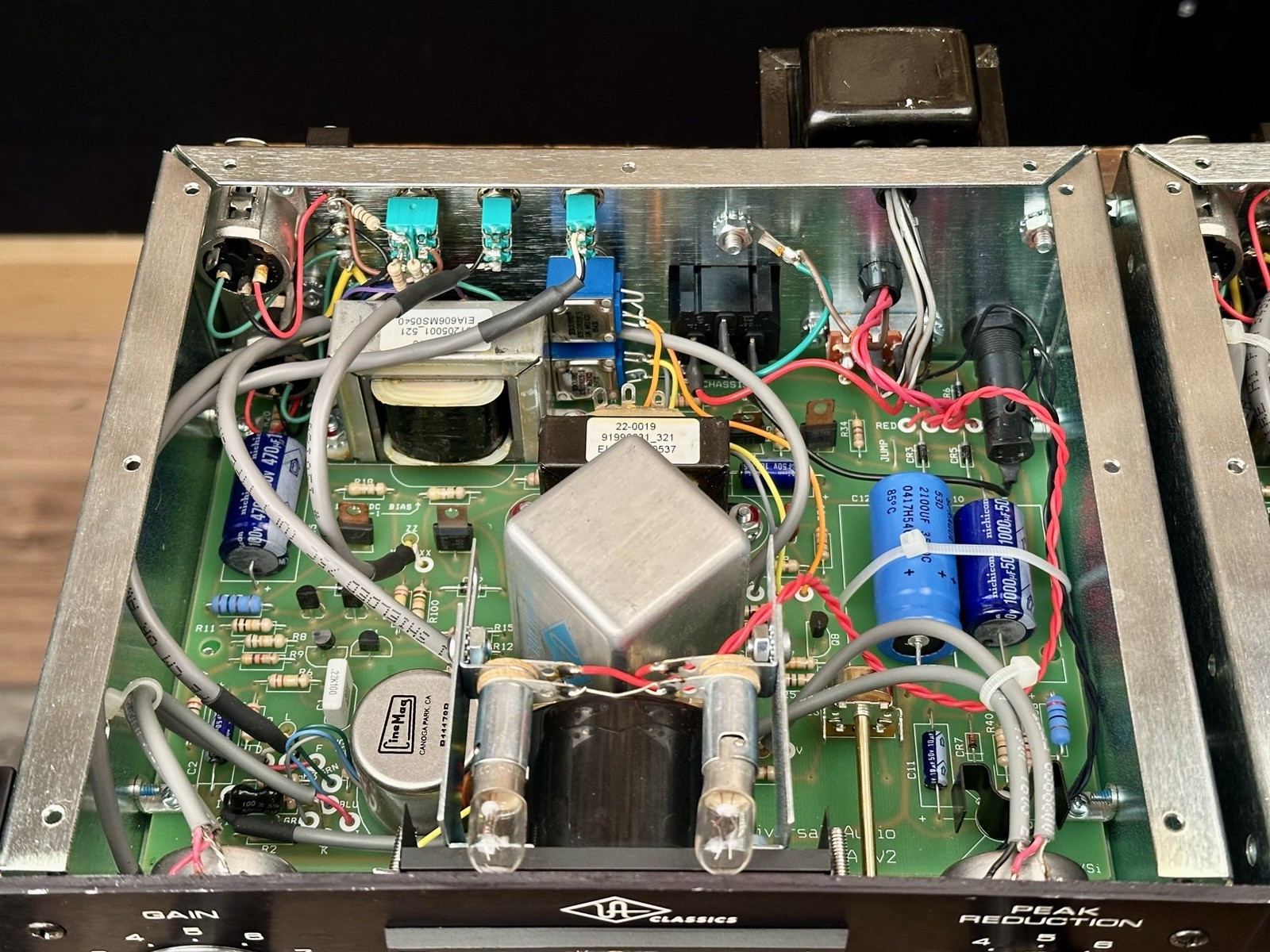 Universal Audio LA-3A Opto Compressor Sequential Stereo Pair. Urei LA 3A LA3A