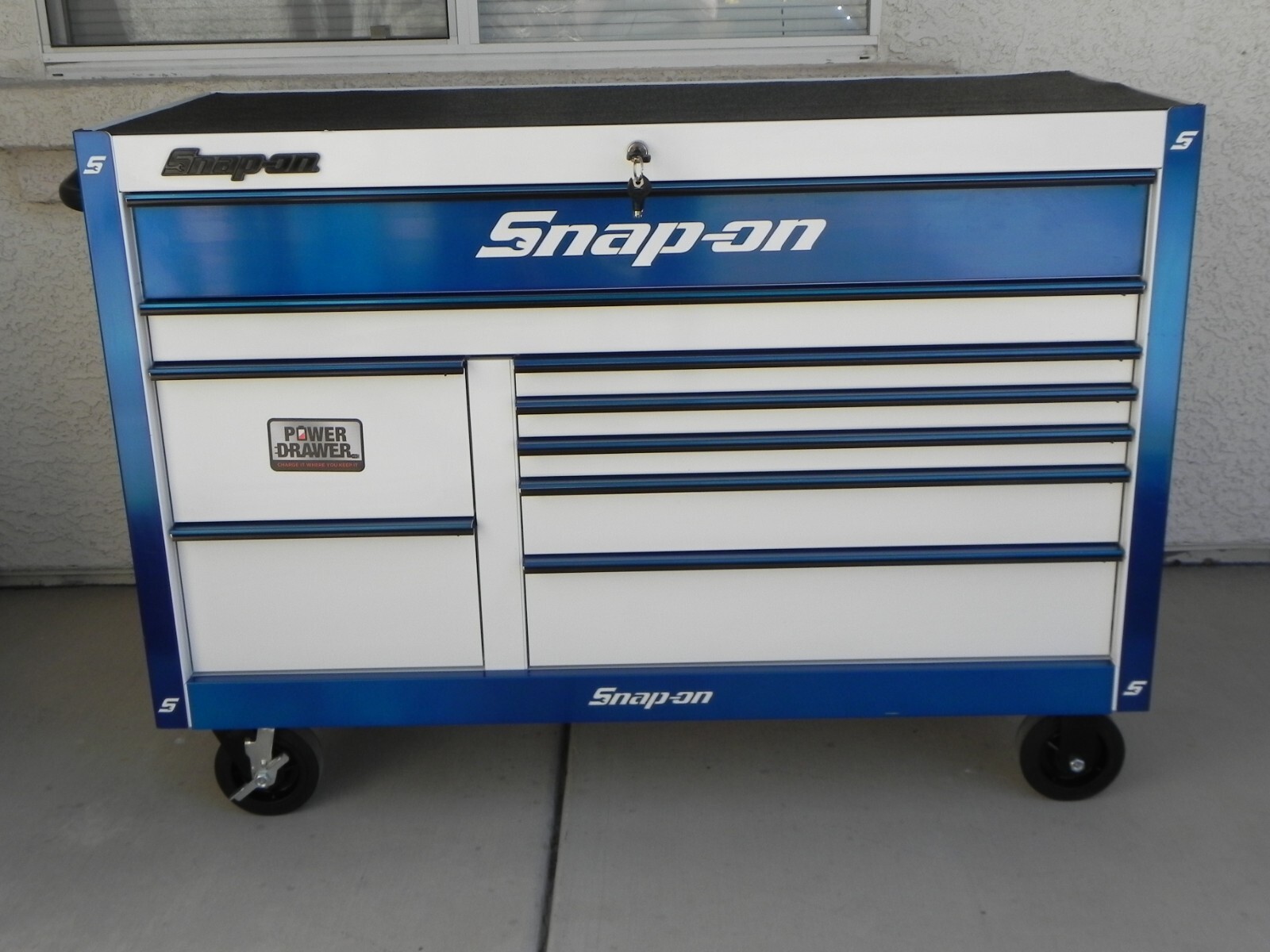 Snap-On KCP2422BDC 9-Drawer 2 Bank Classic Roll Cab Power Drawer Marine Blue