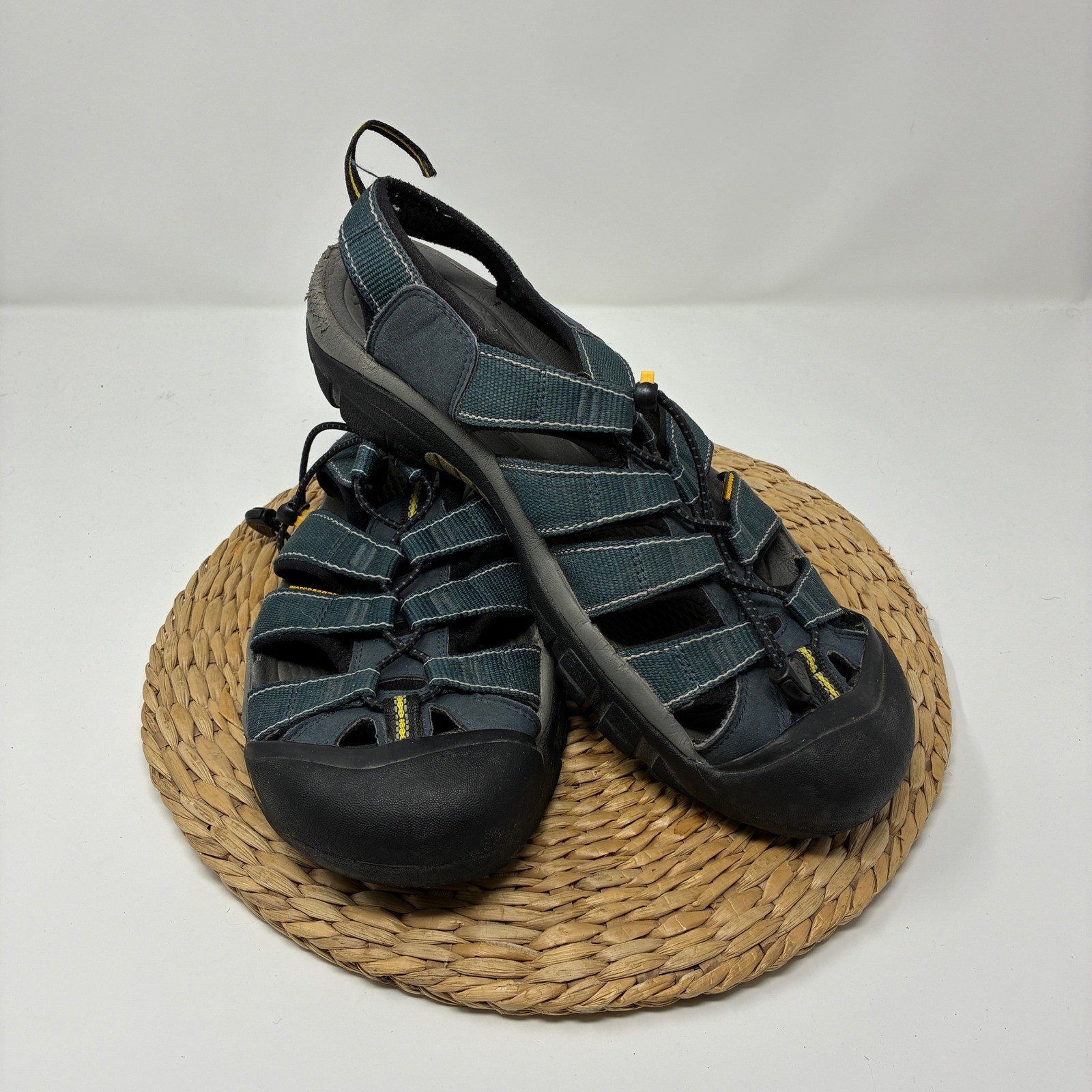 KEEN Newport H2 Men's 11.5 Waterproof Hiking Sandals Navy Blue Bungee Laces