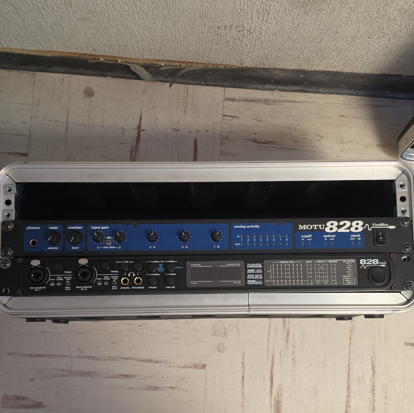 MOTU 828 FireWire Rackmount Audio Interface ADAT S/PDIF I/O Headphone Jack