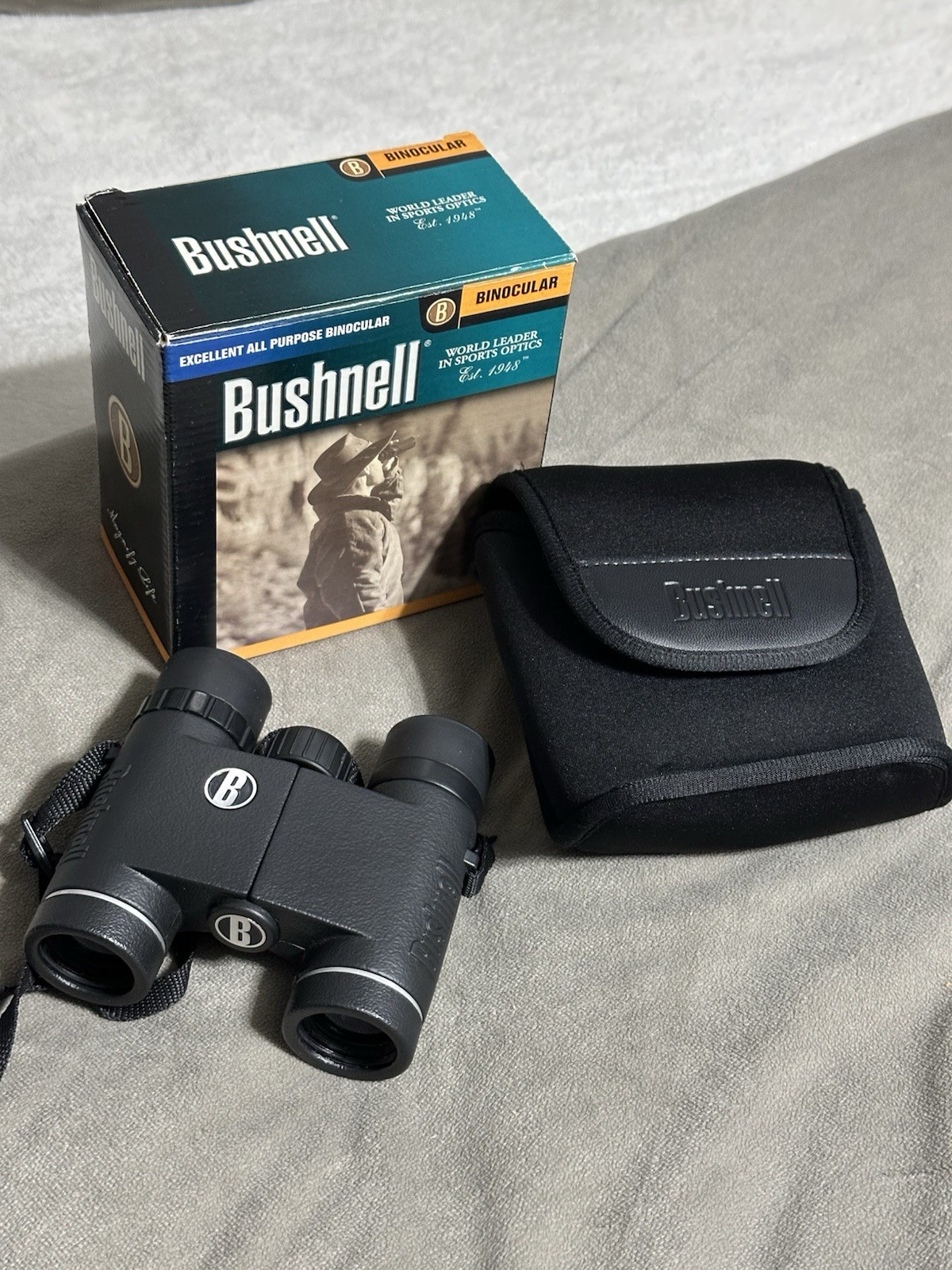 Bushnell Binoculars 10x25 FOV 330 FT With Soft Shell Protector Case & Orig. Box!
