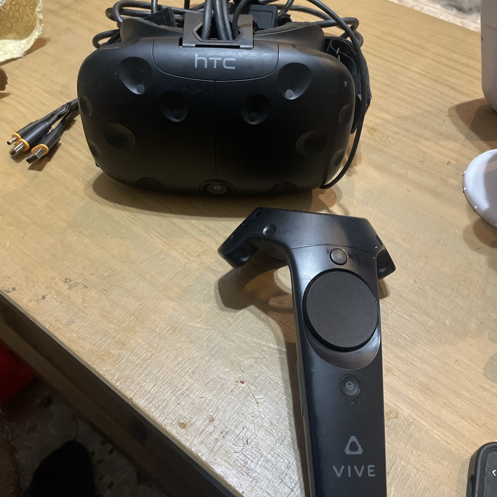 VR Headset - Original HTC Vive with controller