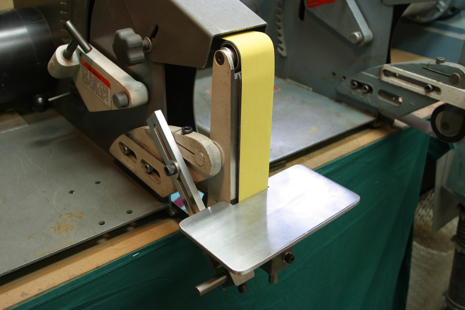 D-D Work / Tool Rest for Jet Wilton Square Wheel Belt Grinders - 14" Table