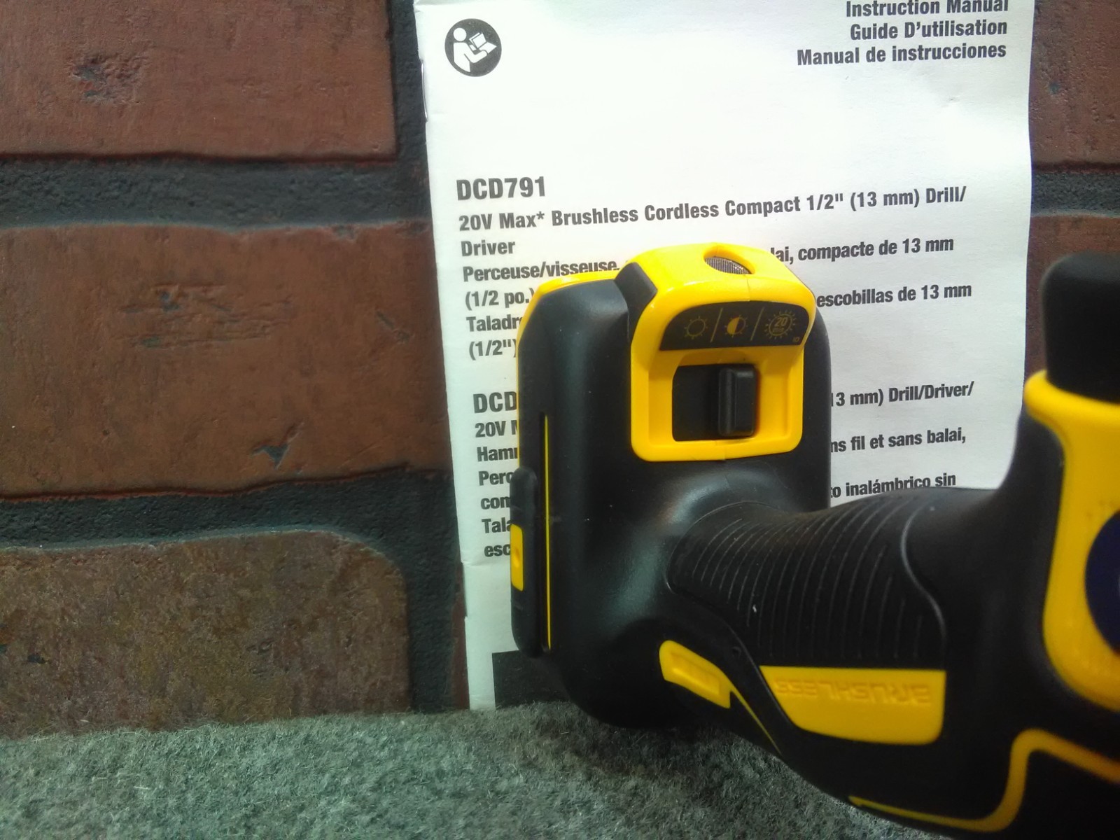 Dewalt DCD791 20V MAX XR Brushless 1/2" Drill Driver-***NEW***