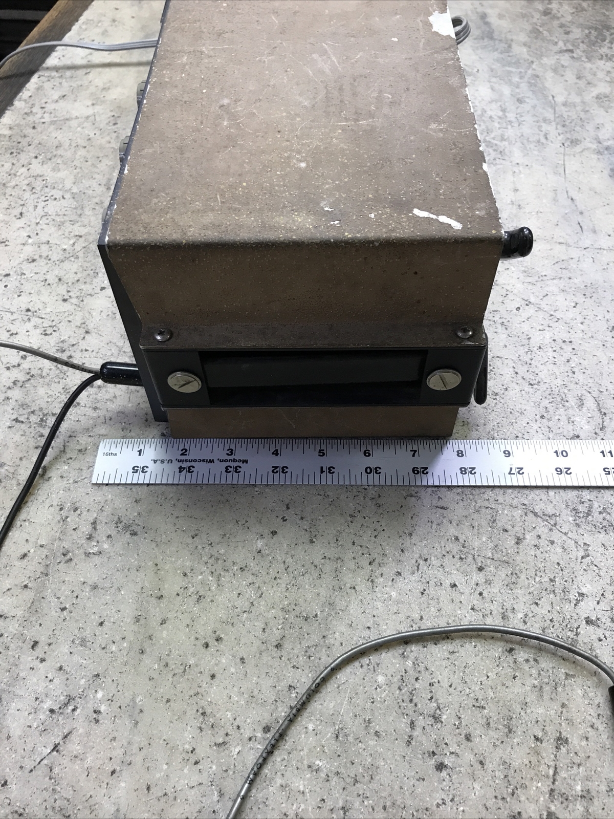 Vntg Heathkit Utility Solid State Voltmeter Model IM-16 - Powers On - 902 2401