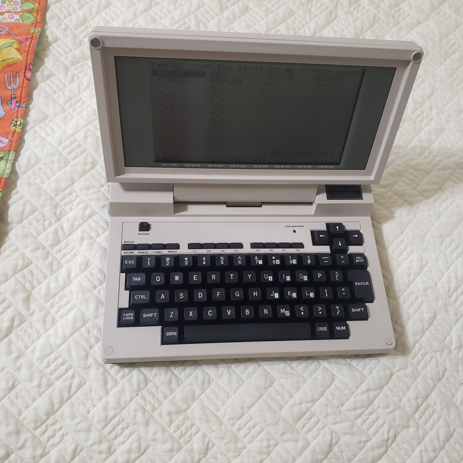 Tandy 200 Portable Computer Tested. Y2K Rom Update. Manuals, box, and More