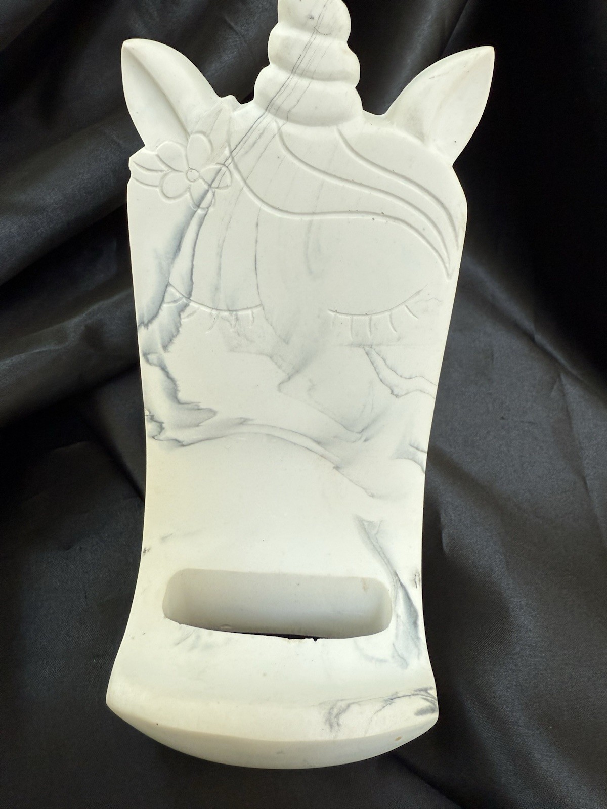 White Marbled Ceramic Unicorn Themed Cell Phone and Tablet Stand (NWT)