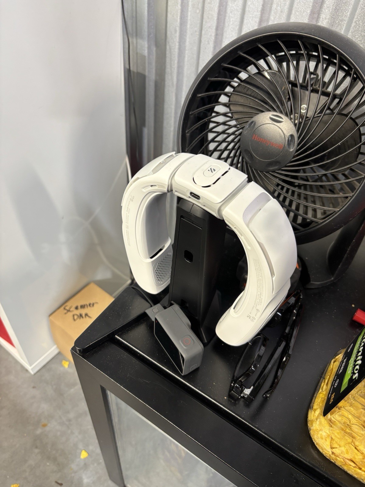RANVOO AICE Neck Cooler - White Plastic Wearable Cooling Device