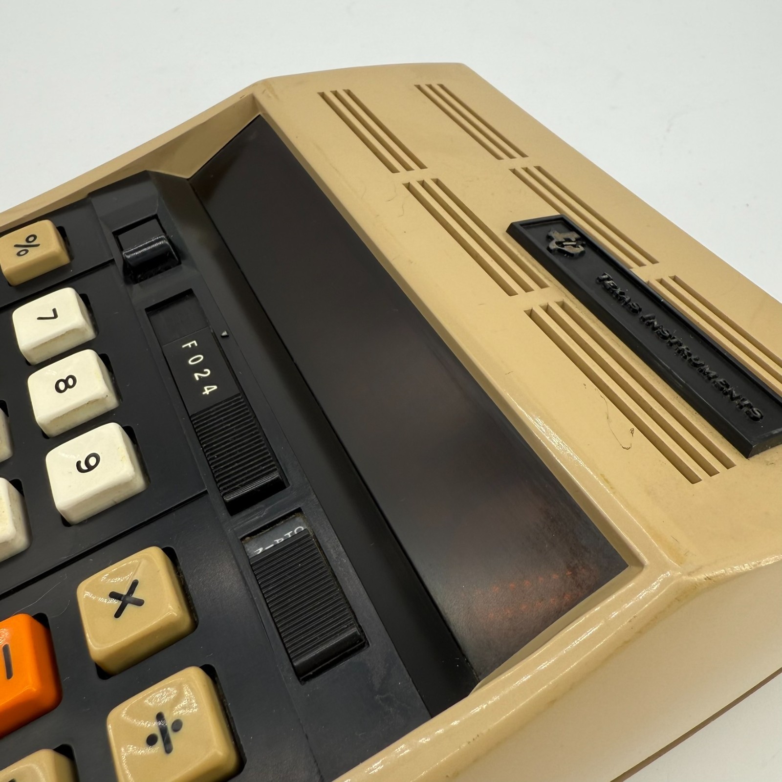 Vintage Texas Instruments Electronic Calculator TI-4000; #2 doesnt work
