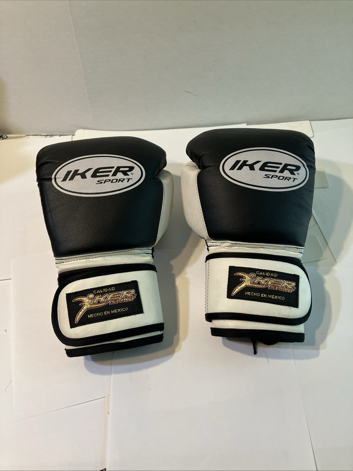 Boxing Gloves 12 Oz Iker Sport Calidad Made In Mexico Black And White