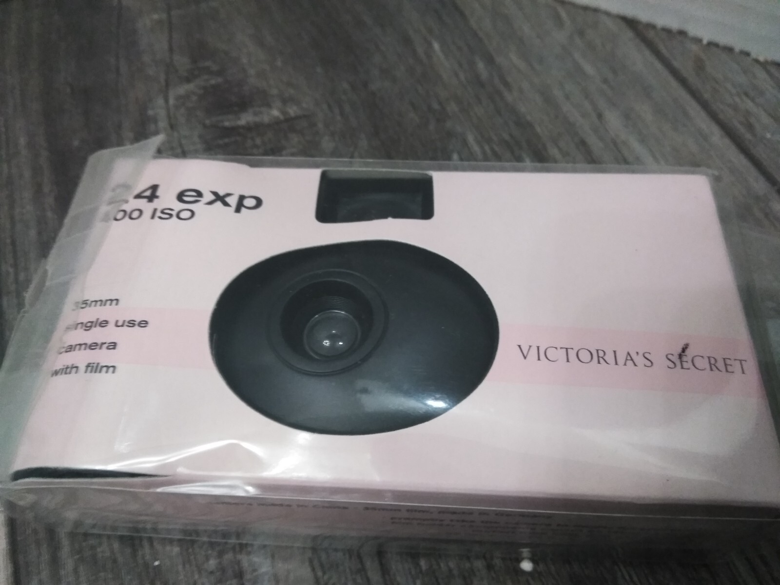 PROMOTIONAL Victoria's Secret 24 exp 400 ISO 35mm Camera with Film (SEALED)