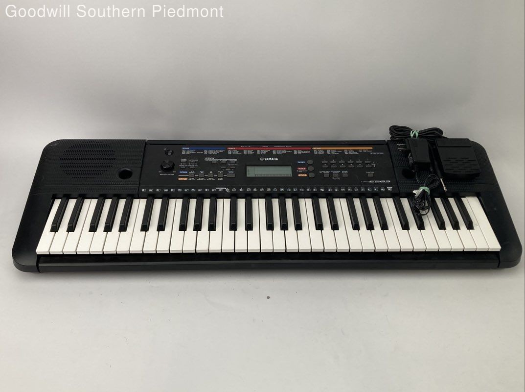 Yamaha PSR-E263 Electronic Keyboard - Tested, Read