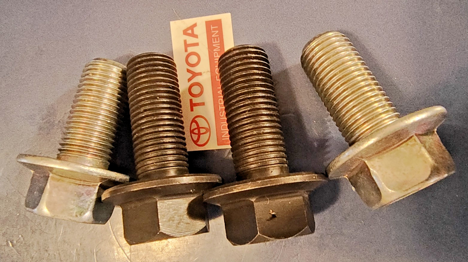 TOYOTA FORKLIFT LBR BOLTS  90101-14004-71 ATT/CASCADE OEM QUALITY SET (4PZ)