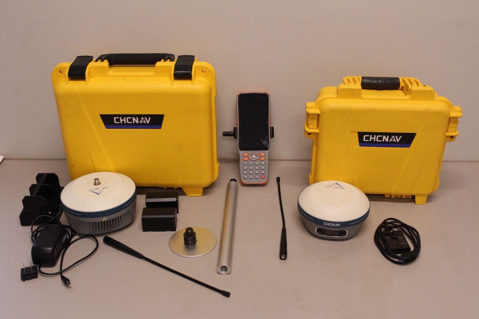 CHC i83 Rover, iBase Receiver, & Handheld Data Collector Bundle *Used*