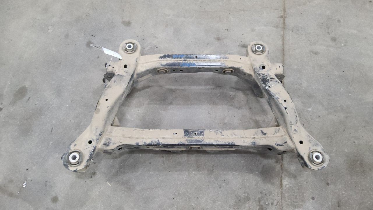 Used Rear Frame Crossmember fits: 2016 Jeep Cherokee Rear off road suspension op